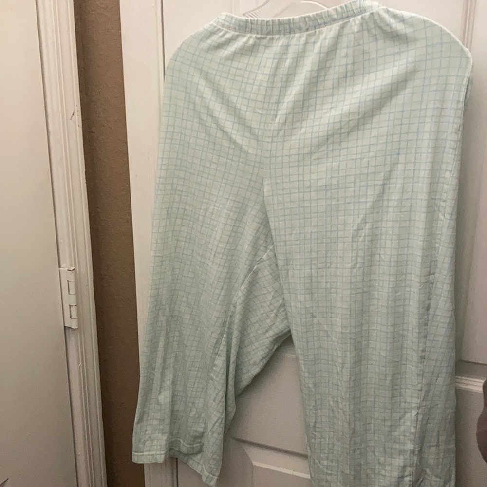 FINAL MARKDOWN Croft & barrow sleep capris (L)